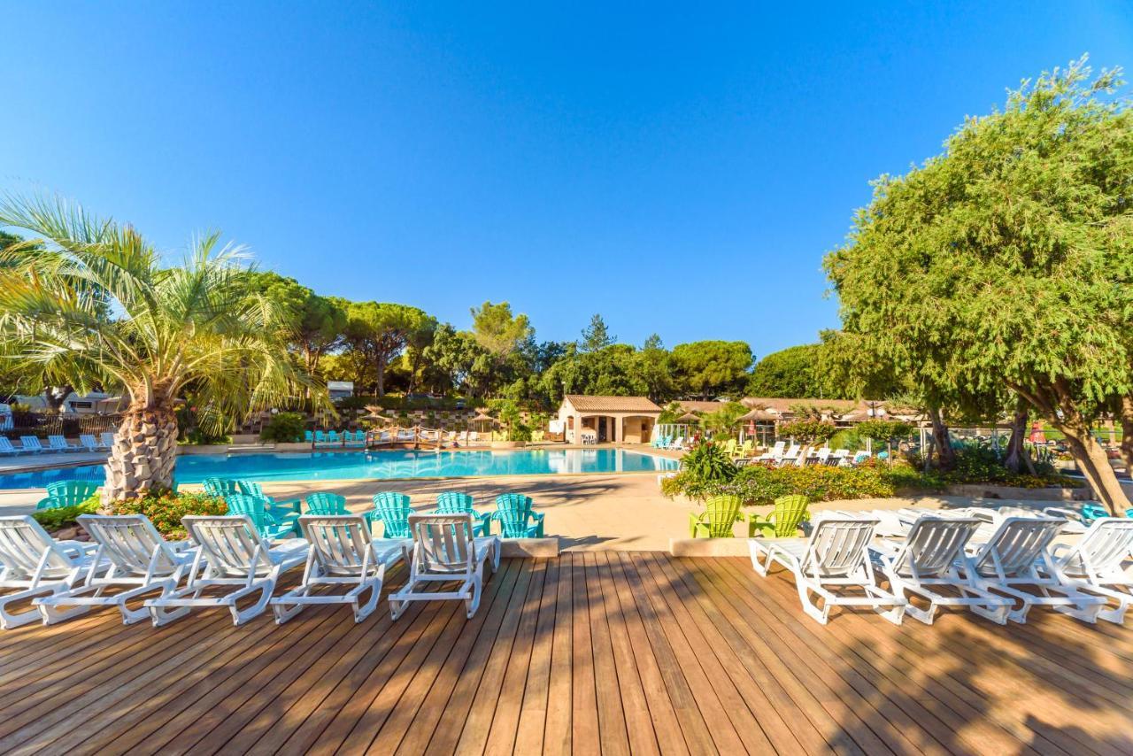 Chalets Met Buitenkeuken Op Camping Lei Suves - Joycasa Roquebrune-sur Argens Exteriér fotografie