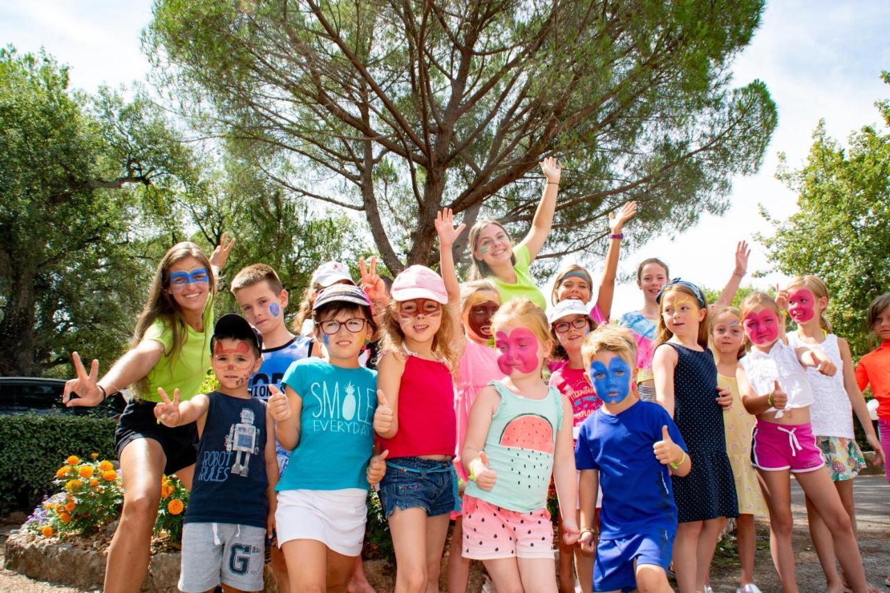 Chalets Met Buitenkeuken Op Camping Lei Suves - Joycasa Roquebrune-sur Argens Exteriér fotografie