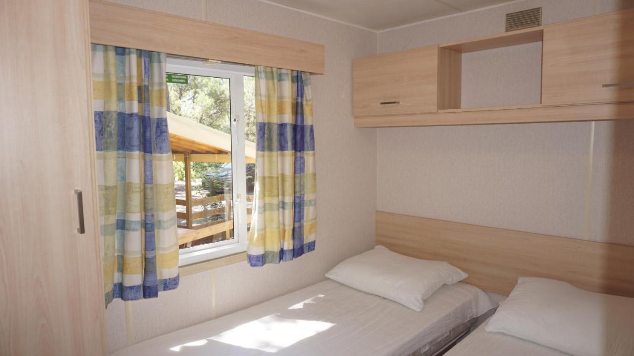 Chalets Met Buitenkeuken Op Camping Lei Suves - Joycasa Roquebrune-sur Argens Exteriér fotografie