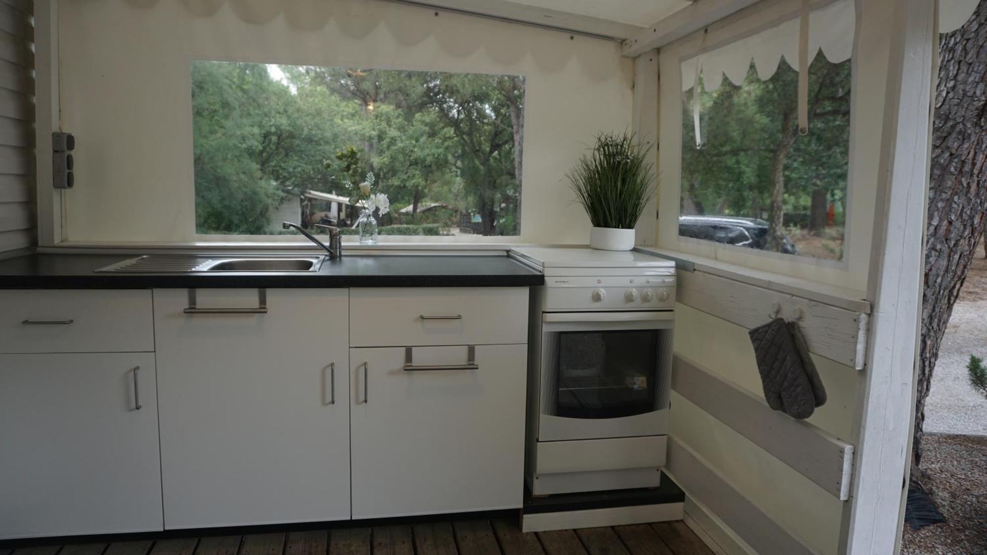 Chalets Met Buitenkeuken Op Camping Lei Suves - Joycasa Roquebrune-sur Argens Exteriér fotografie