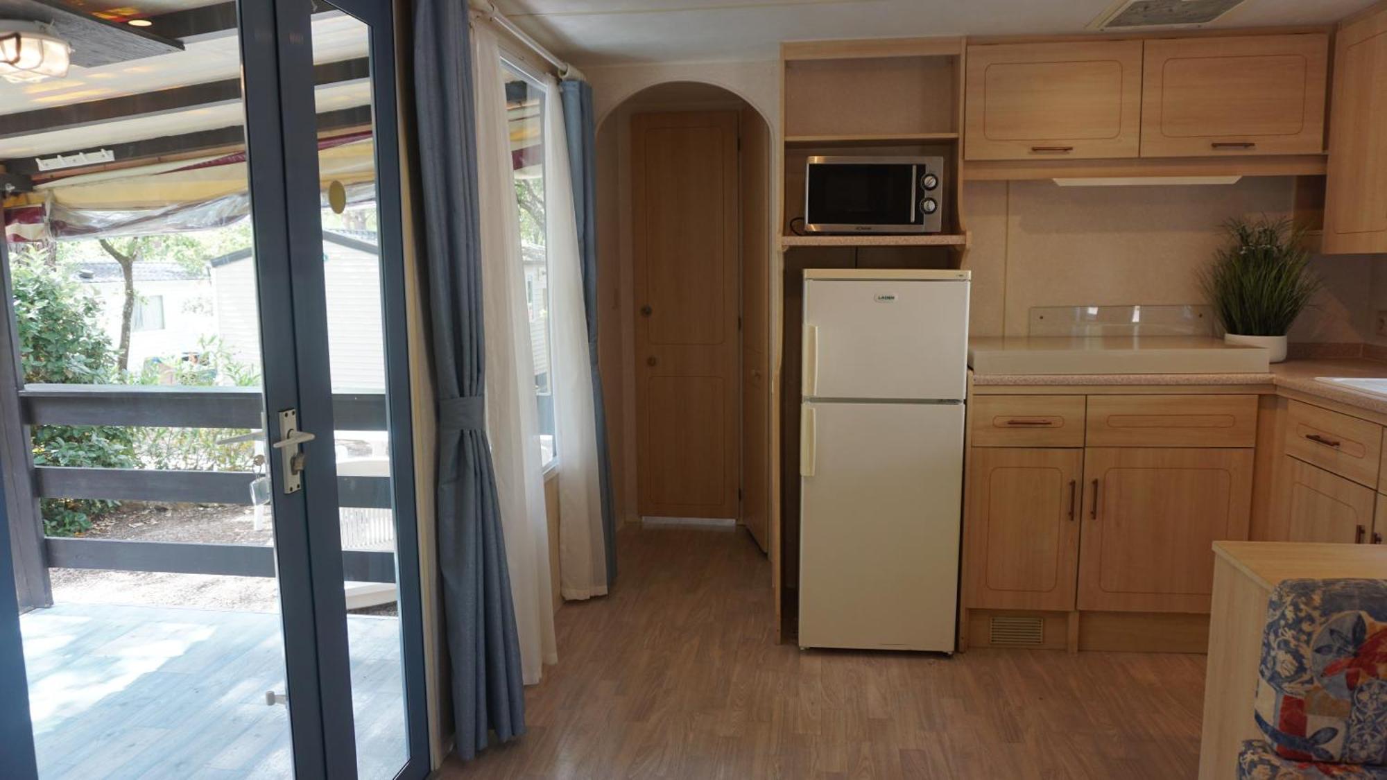 Chalets Met Buitenkeuken Op Camping Lei Suves - Joycasa Roquebrune-sur Argens Pokoj fotografie