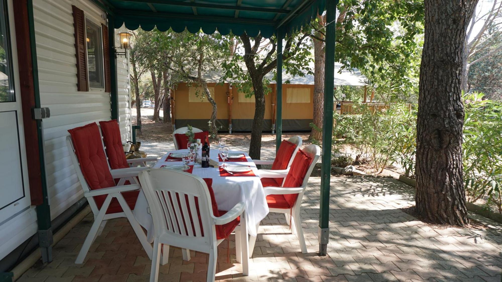 Chalets Met Buitenkeuken Op Camping Lei Suves - Joycasa Roquebrune-sur Argens Pokoj fotografie